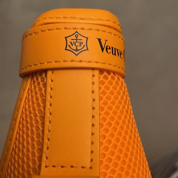 Veuve Clicquot Brut Champagne Ice Jacket only. No Bottle. Front Card is missing. - Picture 5 of 6